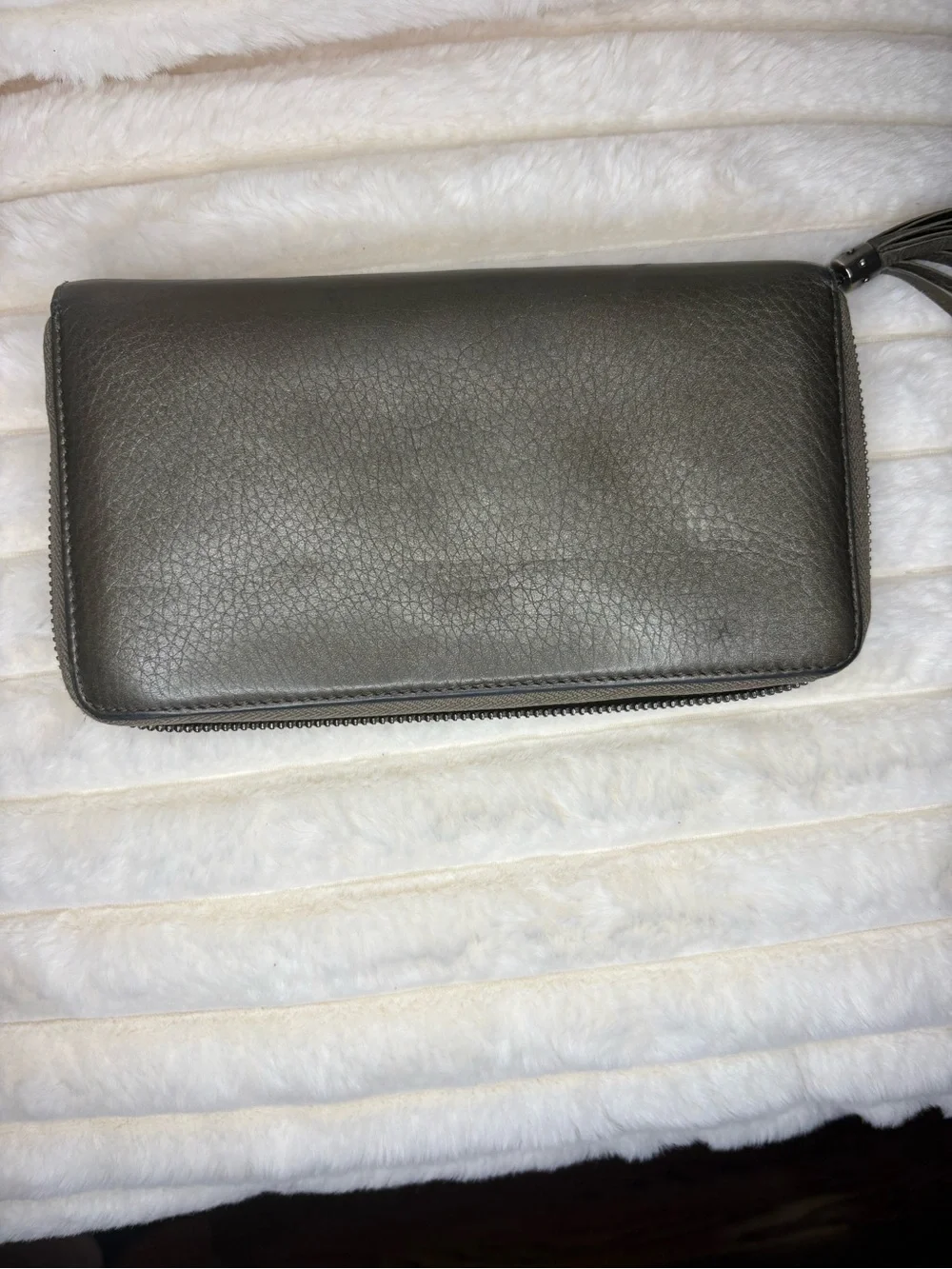 Authentic Gucci Soho Metallic Gunmetal Zip Around Wallet GG Tassel Full Set - Picture 3 of 15